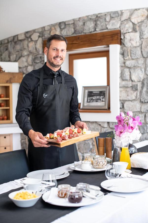 Hotel Skrabceva Domacija à Ribnica Extérieur photo