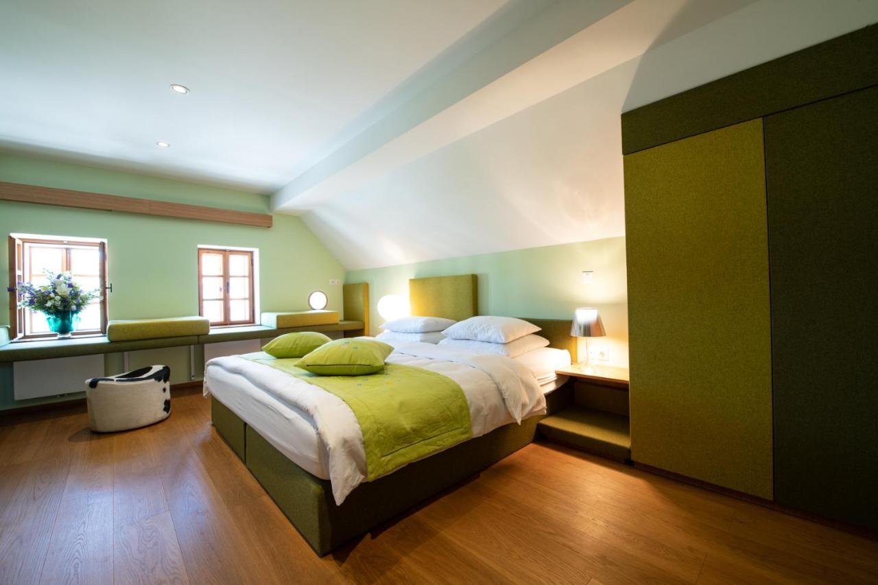 Hotel Skrabceva Domacija à Ribnica Extérieur photo