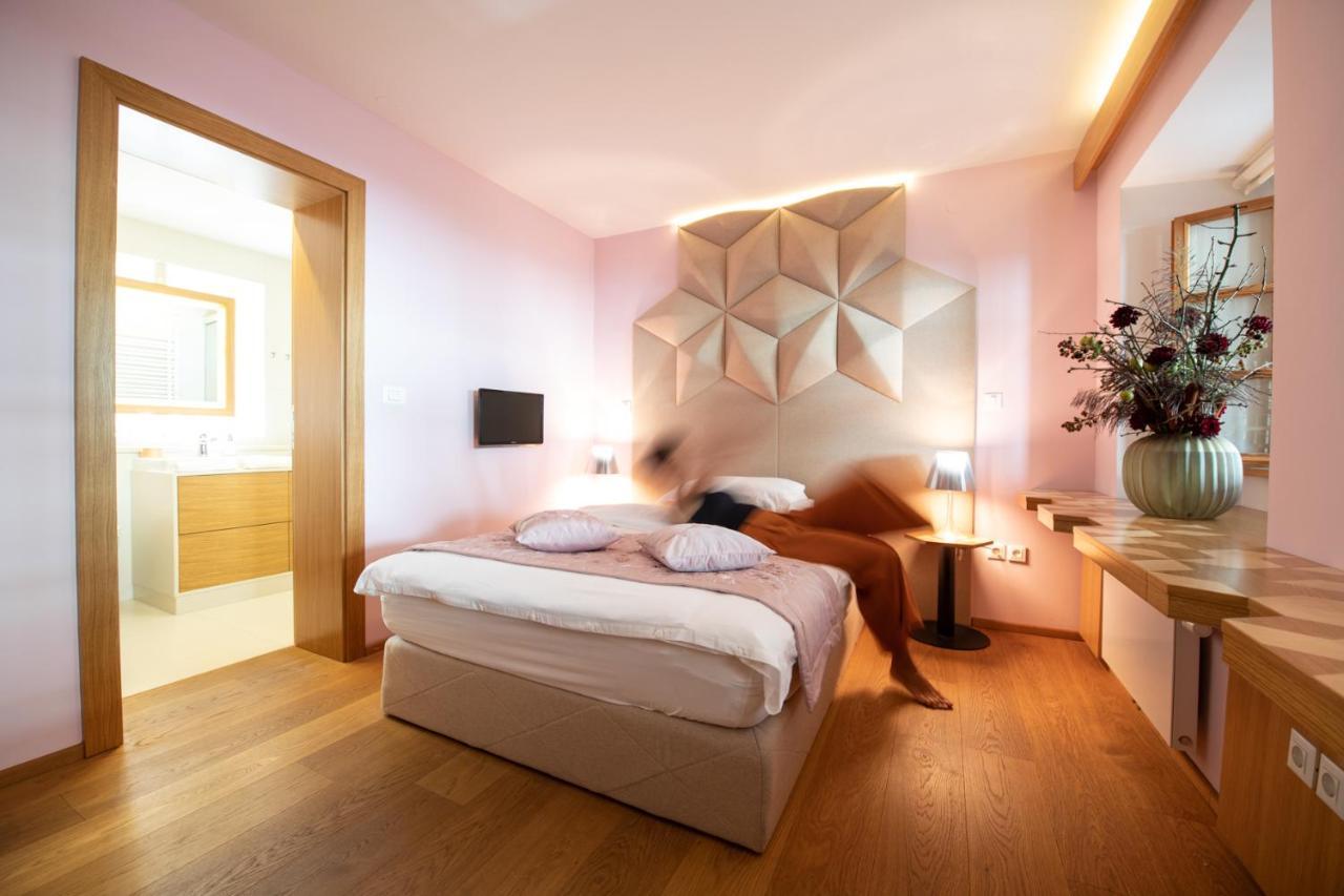 Hotel Skrabceva Domacija à Ribnica Extérieur photo
